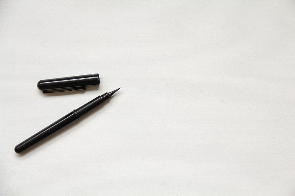 Pióra wieczne versus długopisy - co lepiej służy Twojemu piśmiennictwu